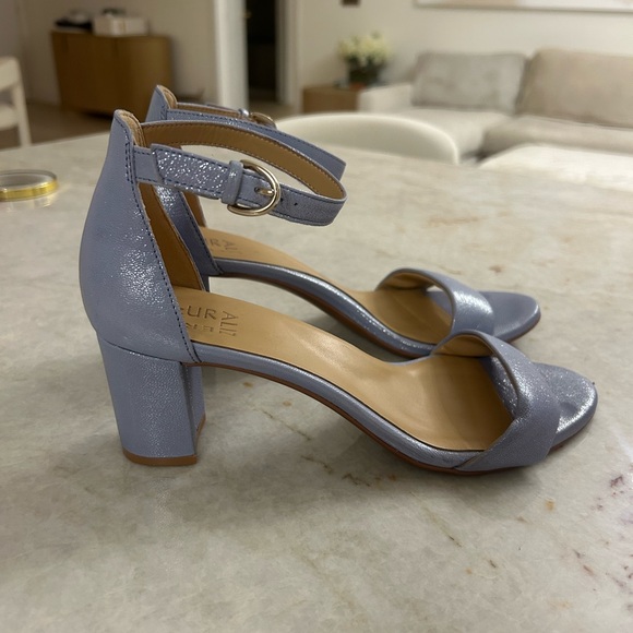 Naturalizer - Picture 3 of 6